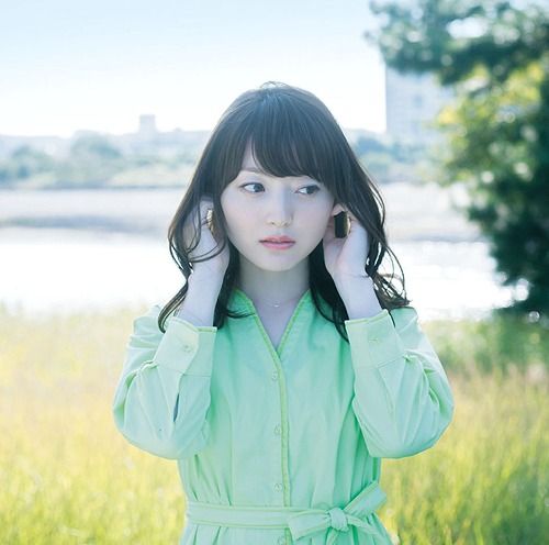 CD Single Haru ni Aisareru Hito ni Watashi wa Naritai (Regular Edition)